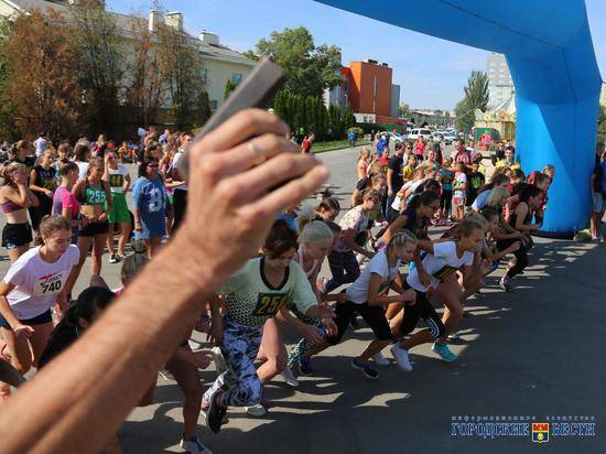 Забег «Волгоградская миля» собрал несколько сотен волгоградских красавиц