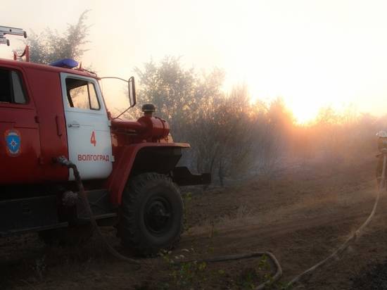Чрезвычайная пожароопасность не покидает Волгоградскую область