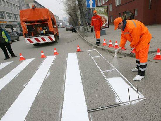 На 35 обновленных улиц Волгограда нанесли дорожную разметку