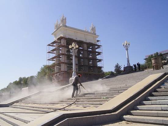 На Центральной набережной Волгограда лестницу укрепят углеволокном