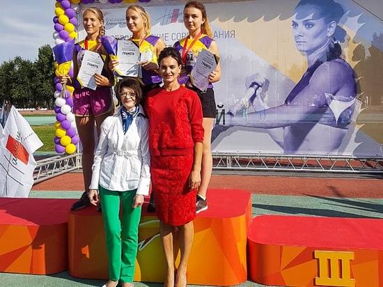 В Волгограде легкоатлеты борются за Кубок Елены Исинбаевой
