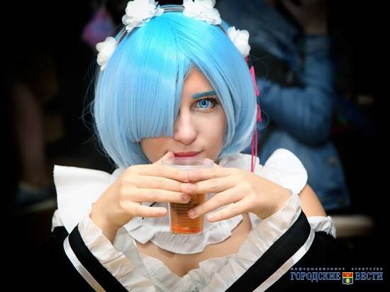 Кавайный Волгоград: как школьники в библиотеке на мечах сражались