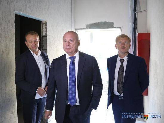 Виталий Лихачев осмотрел строящийся центр по управлению коммунальными сетями