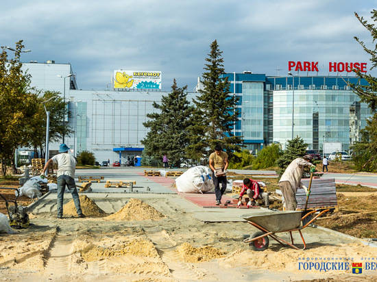 Реконструкция через объектив: в Волгограде преображают парк Героев-летчиков