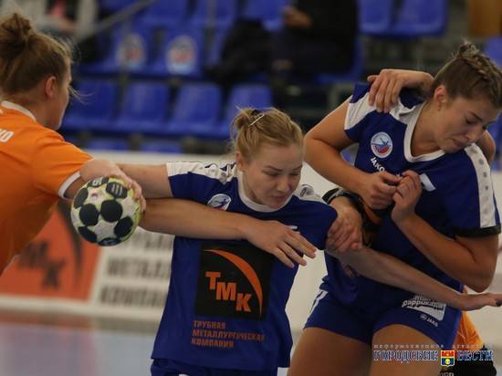 Гандболистки волгоградского «Динамо» дома уступили тольяттинской «Ладе»