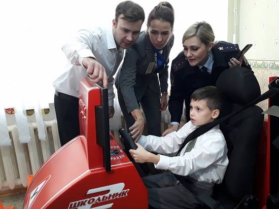 В Волгограде подростков с ограниченными возможностями научат водить машину