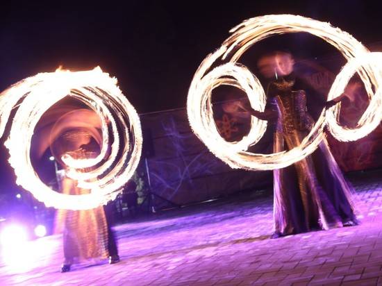 Юбилейное шоу: волгоградцев согрели «Огни осени – 2018»