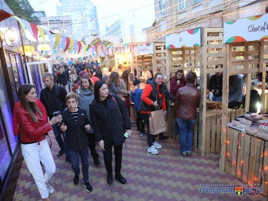Фестиваль еды на Центральном рынке Волгограда посетили 8 тысяч человек