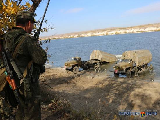 На Прудбое мотострелки ЮВО под «авианалетом» форсировали Дон