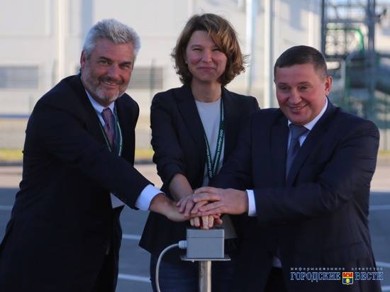 В Новоаннинском районе открыли новый завод по переработке подсолнечника