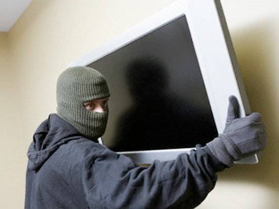 Безработный волгоградец украл у друга телевизор ради выпивки