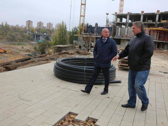 С видом на новую пойму: сквер Пушкина и склоны Царицы украсят многолетние цветы и деревья