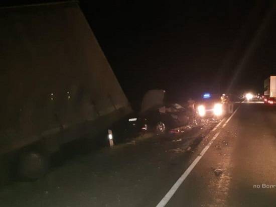 На трассе под Волгоградом фургон из Воронежа врезался в фуру из Дагестана: один человек в больнице
