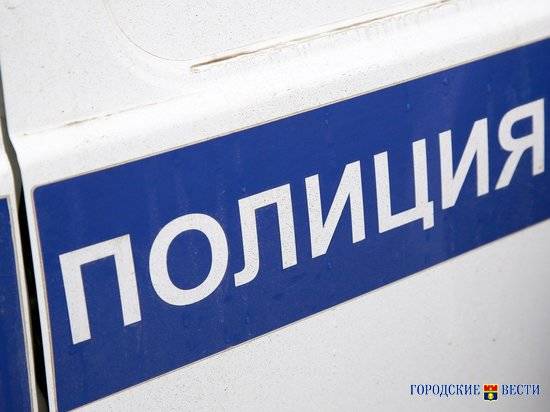Двое неизвестных в капюшонах вскрывали «ВАЗы» на западе Волгограда