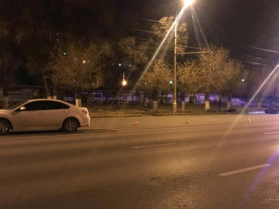 В Волгограде после столкновения в ДТП «десятку» отбросило в столб