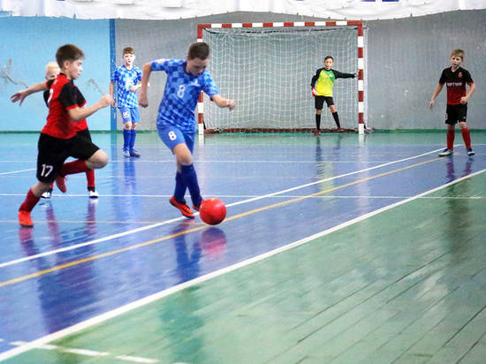 В Волгоградской области выбрали 4 команды-победителя по мини-футболу
