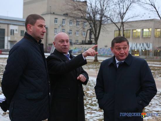 Андрей Бочаров инспектирует парк «Сказка», который полностью преобразится после реконструкции