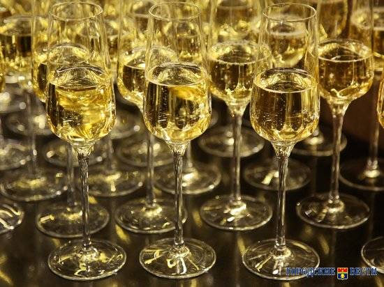 Советы волгоградцам, как правильно выбрать шампанское к Новому году