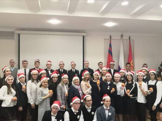 Самых достойных старшеклассников Волгограда пригласили за подарками в гордуму