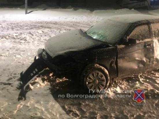 В Жирновске посреди ночи в ДТП пострадали водитель и пассажирка