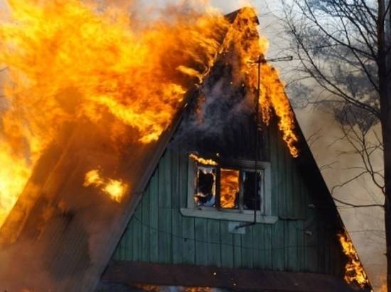 Под Волгоградом из-за неправильного использования печи загорелся дом