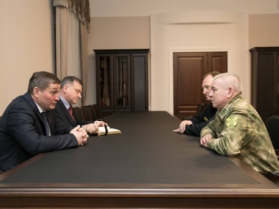 Андрей Бочаров встретился с командующим Южным округом войск Росгвардии