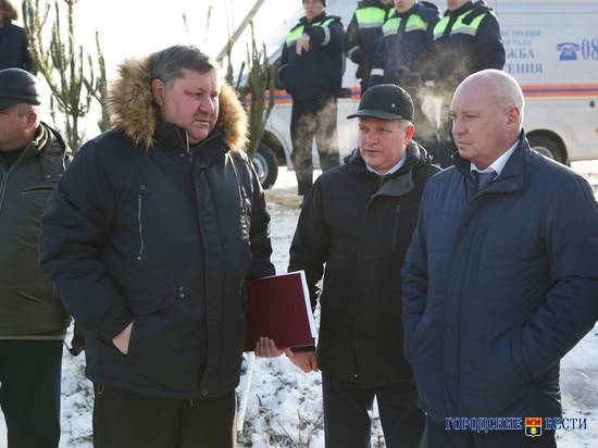 Глава Волгограда Виталий Лихачев проверил подготовку иорданей перед Крещением