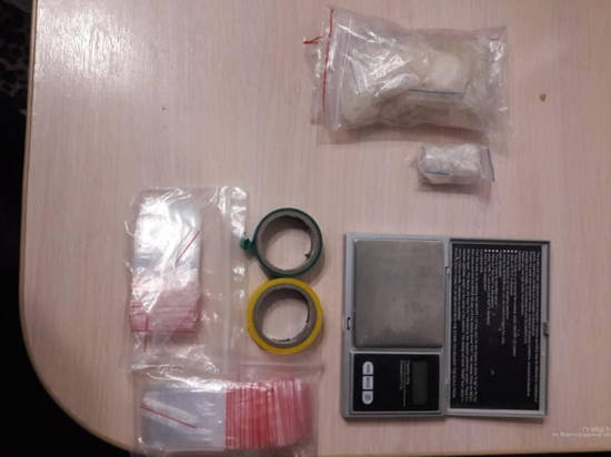 Полиция поймала 24-летнего волгоградца во время закладки наркотиков