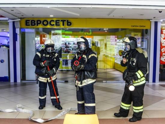 На севере Волгограда эвакуировали посетителей и персонал ТРК