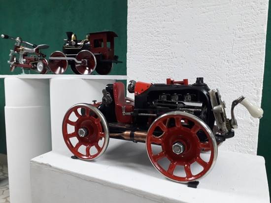 В музее Волгограда покажут 14 экспонатов из деталей швейных машин