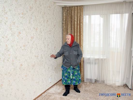 В Волгограде бабушка Зина готовится к переезду в уютную квартиру