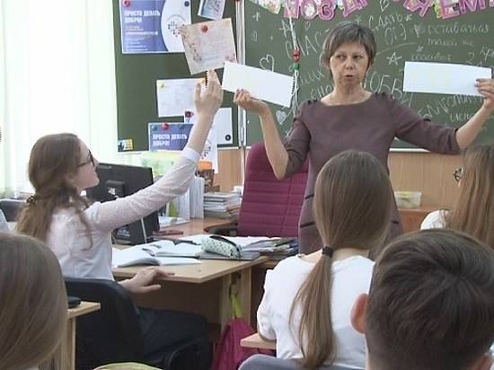 В Волгограде учитель математики довела общий трудовой стаж своей династии до 850 лет