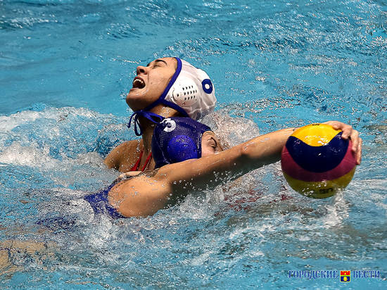 Ватерполистки волгоградского «Спартака» в равной игре уступили «Кинефу»