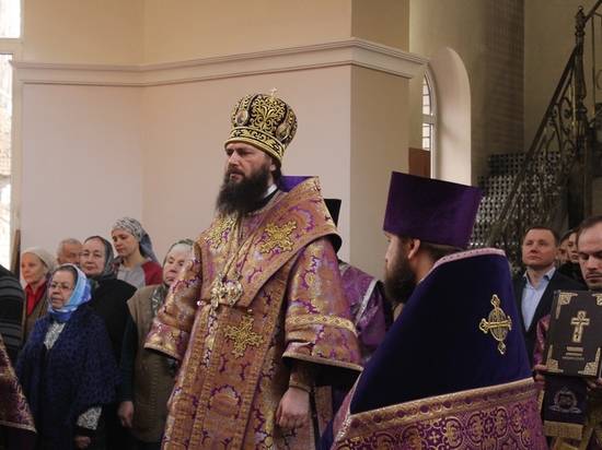 Митрополит Феодор отслужил молебен в церкви на «Красном Октябре»