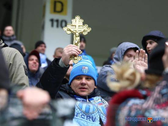 В Волгограде матч «Ротора» и «Химок» посетили 8 тысяч человек