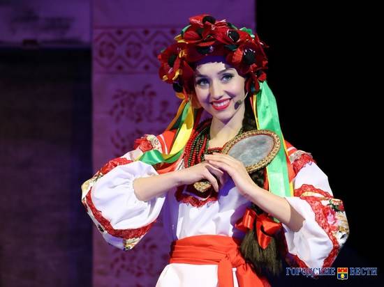 В Волгограде наградили 30 работников культуры