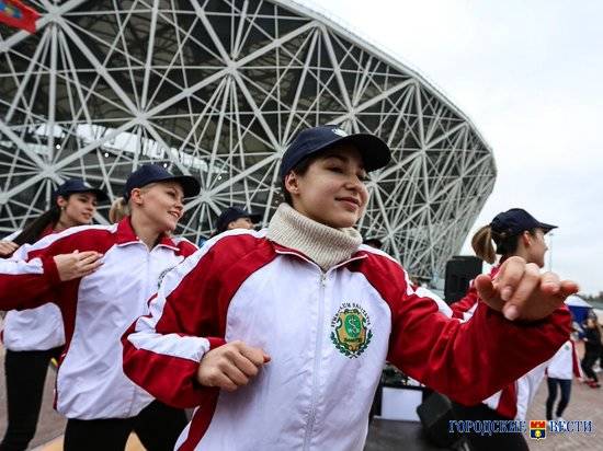 День здоровья в Волгограде: Лариса Ильченко провела «Олимпийскую зарядку с чемпионом»