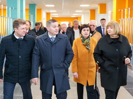 Андрей Бочаров оценил комплексное благоустройство Камышина и строительство там образовательных учреждений