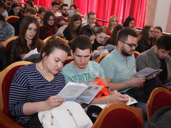 1,3 тысячи будущих врачей побывали на ярмарке вакансий в Волгограде
