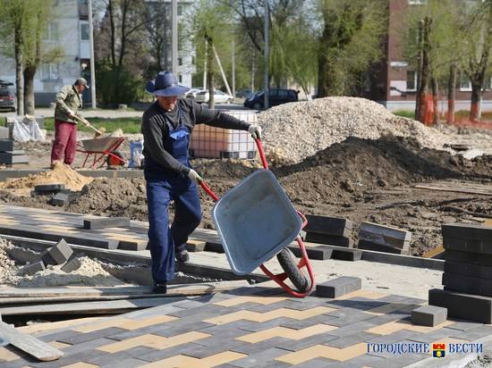 Жители Кировского района Волгограда: "Раньше тут вообще был базар и ни одного деревца..."