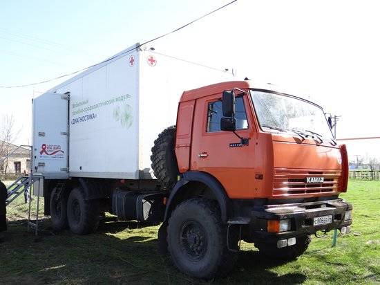 Жители хутора Троецкого поблагодарили врачей мобильной бригады