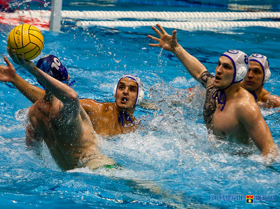 Волгоградские ватерполисты не сумели выйти в финал чемпионата России