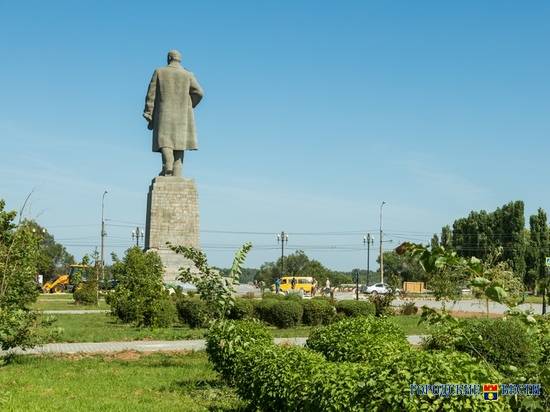 Самый высокий в мире памятник реально жившему человеку находится в Волгограде