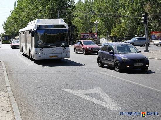 В День Победы автомобилисты без заторов ездят по улицам Волгограда