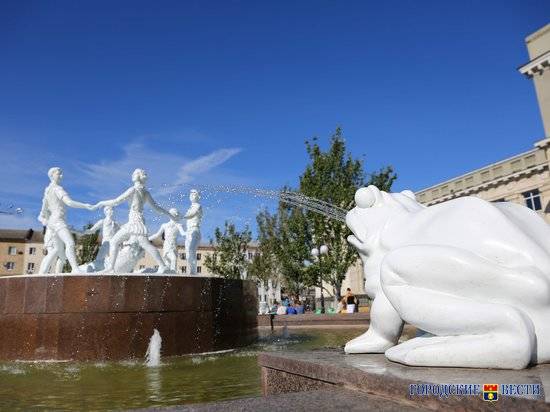 В Волгограде включили 20 фонтановблагоустройство фонтан