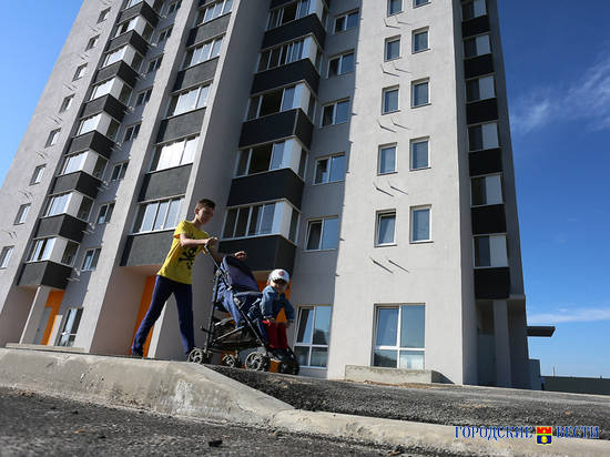 Андрей Бочаров  встретился с дольщиками проблемных долгостроев ЖК «АхтубаСитиПарк»