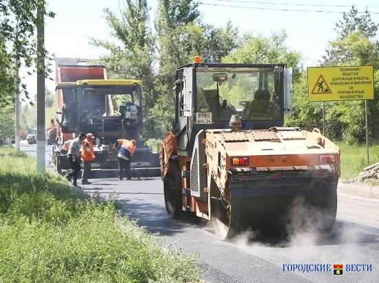 В поселке ГЭС дорожники ведут работы на нескольких объектах