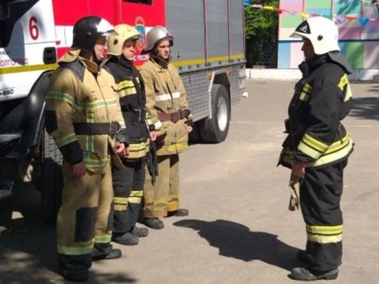 Сотрудники МЧС потушили условный пожар в детском оздоровительном лагере «Орлёнок»