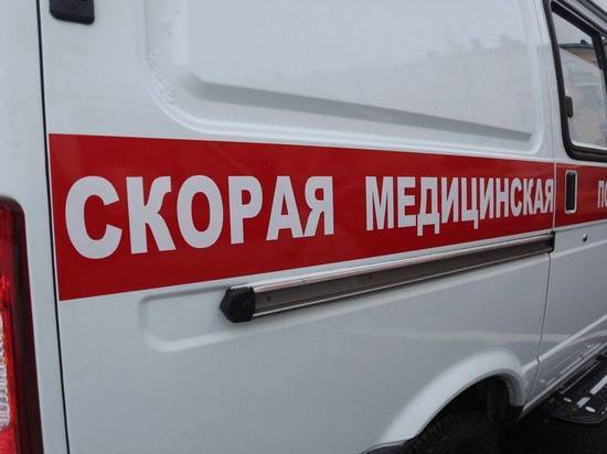Автомобиль с компанией молодежи перевернулся в Волгоградской области