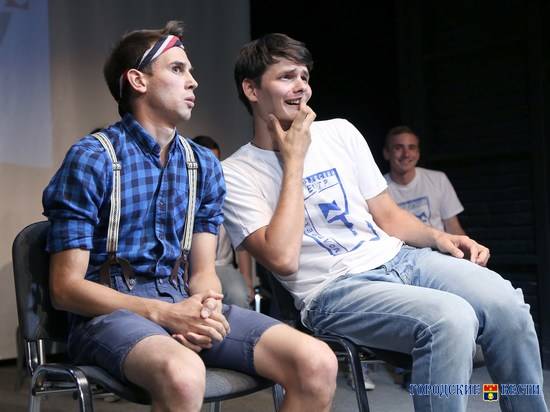 Артисты vs студенты: волгоградцы импровизировали по заказам зрителей